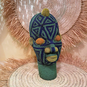Art africain Bamiléké tête perlée bleue et verte